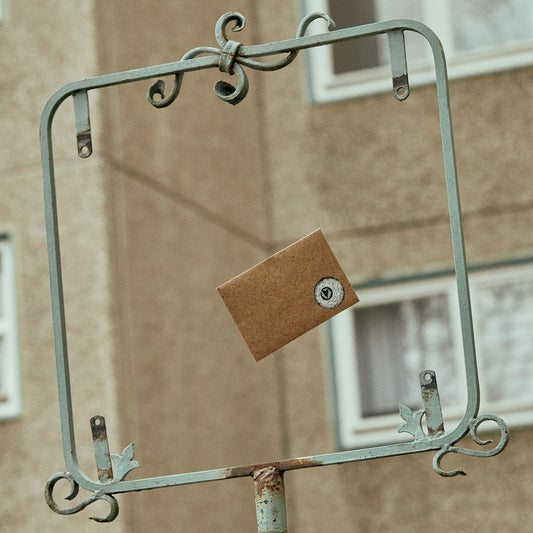 Briefumschlag "Janusauge" in Korkoptik